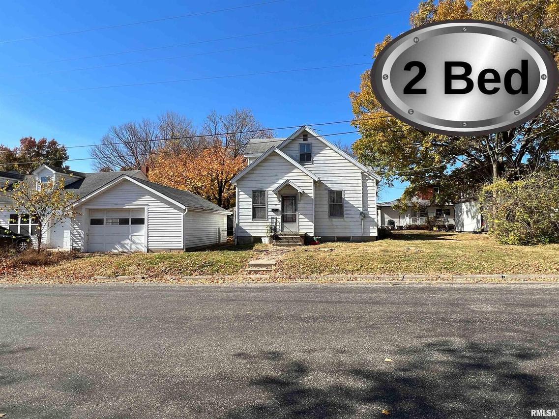 311 Vine St., Red Bud, IL 62278