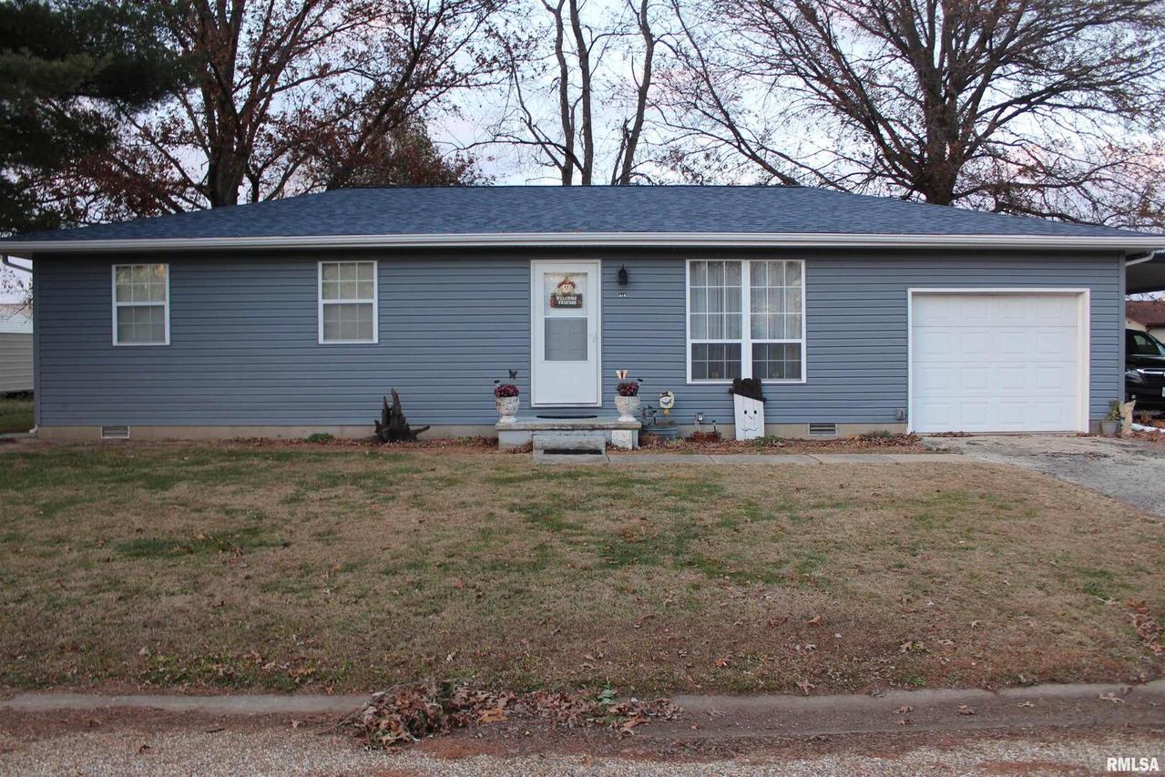 214 Lamar Dr., Salem, IL 62881