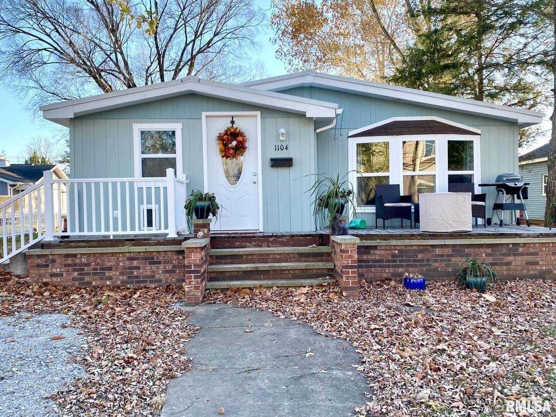1104 E Lindell St., West Frankfort, IL 62896