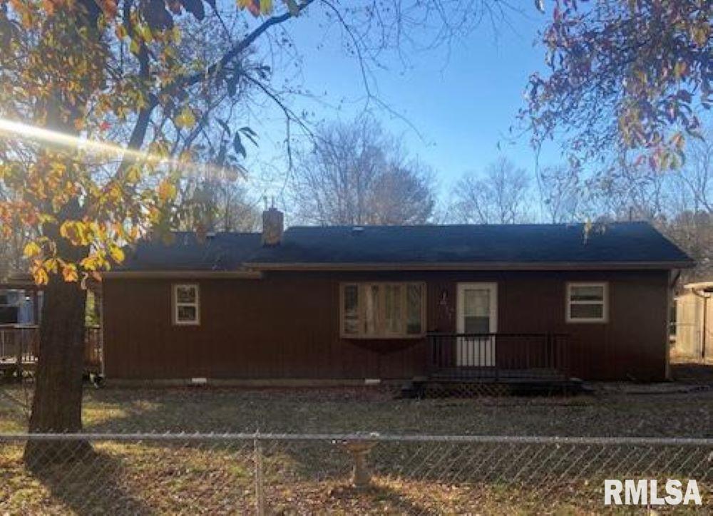 411 Factory St., Benton, IL 62812