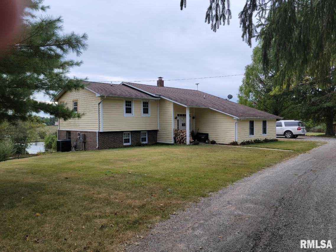 350 Wetaug Rd., Dongola, IL 62926