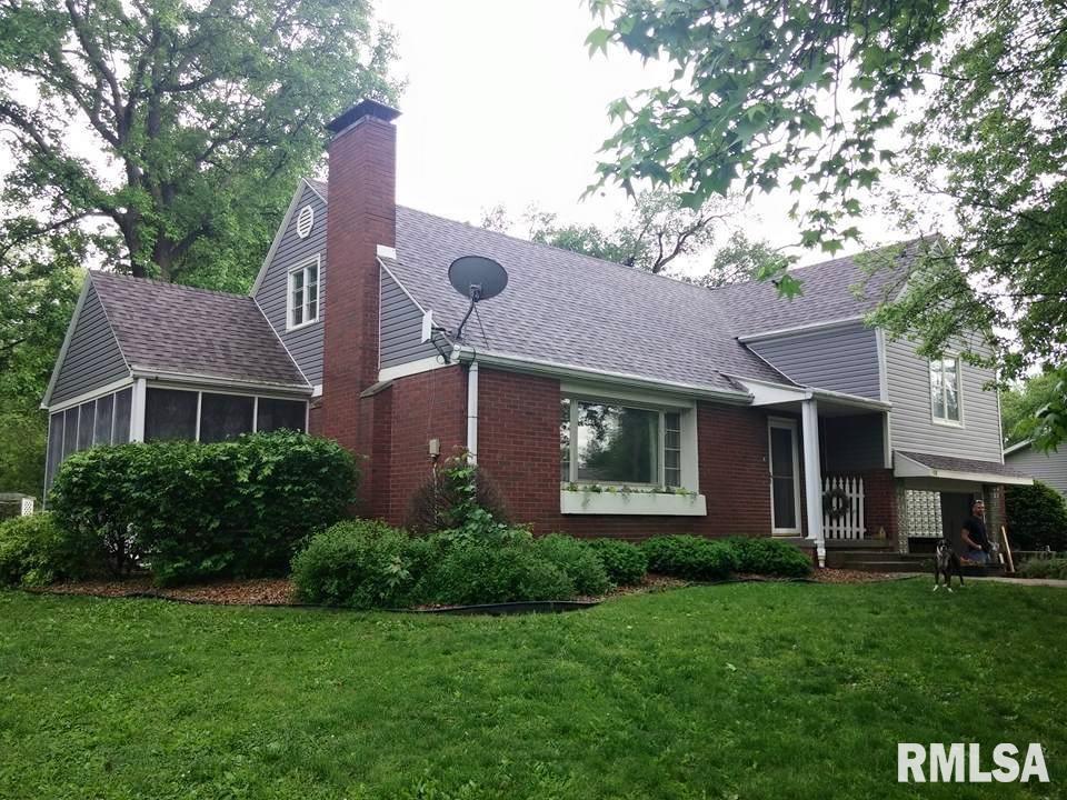 106 S Mulberry St., Farina, IL 62838