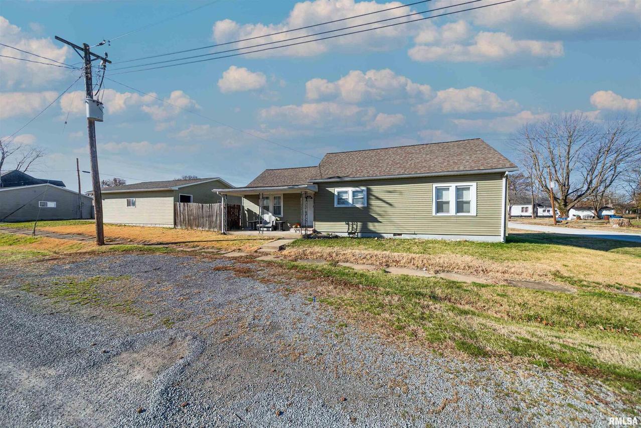 202 W Helen Ave., Christopher, IL 62822