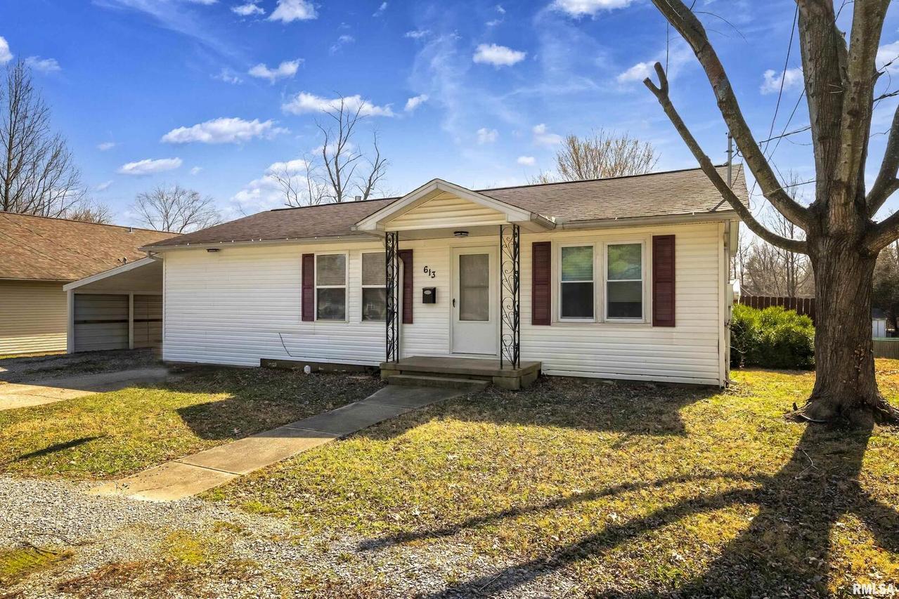 613 W Illinois Ave., Carterville, IL 62918
