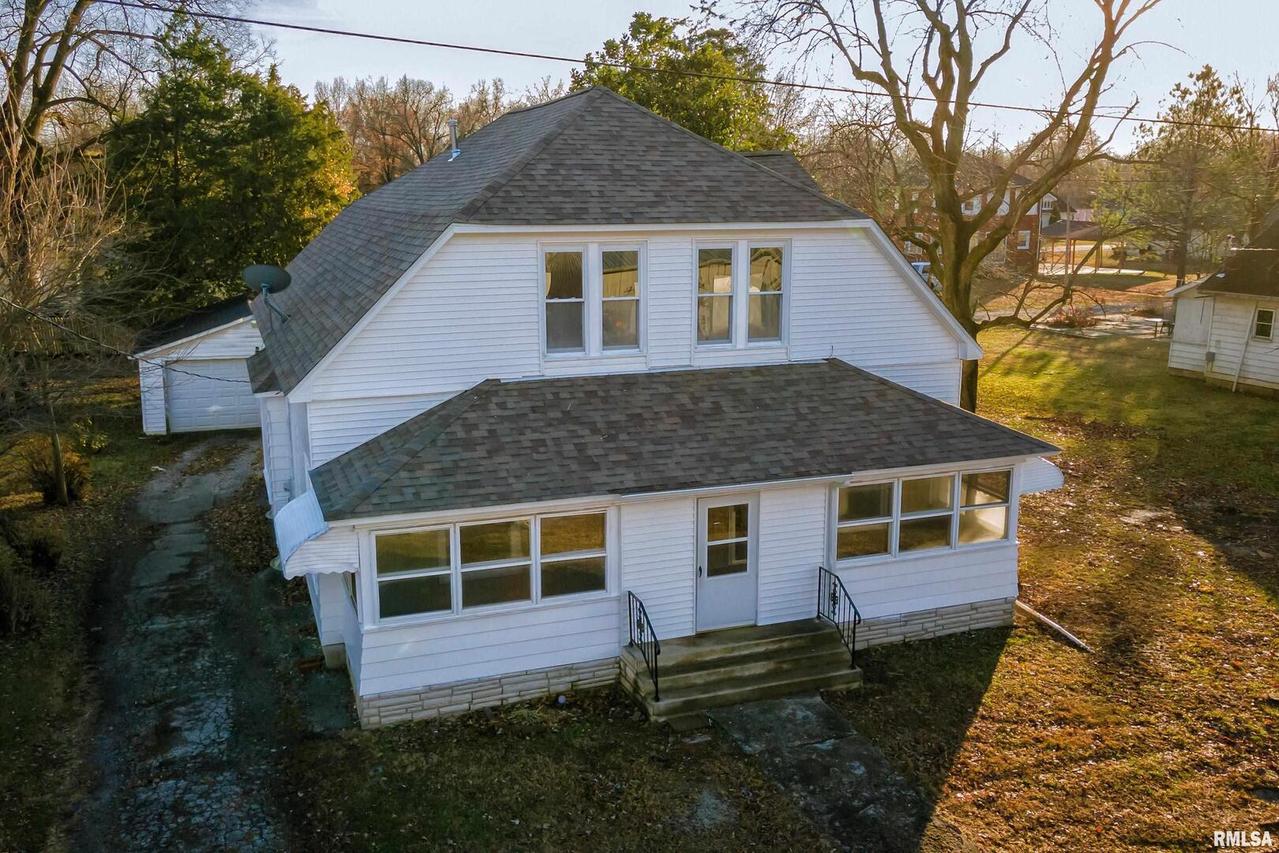 602 E Oak St., West Frankfort, IL 62896