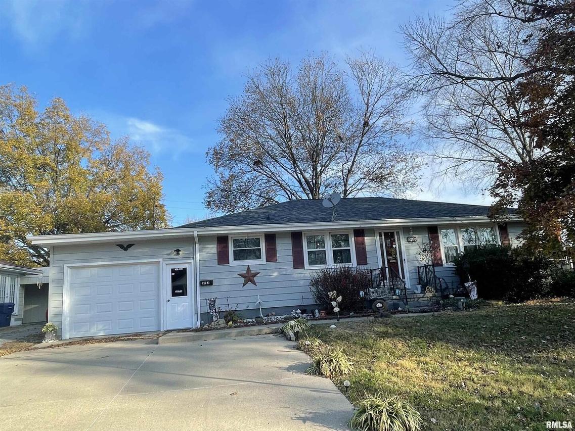 212 Park Ln., Carmi, IL 62821