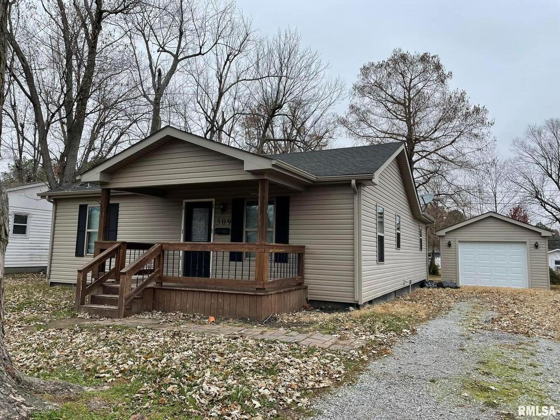 509 Brook Ln., Metropolis, IL 62960