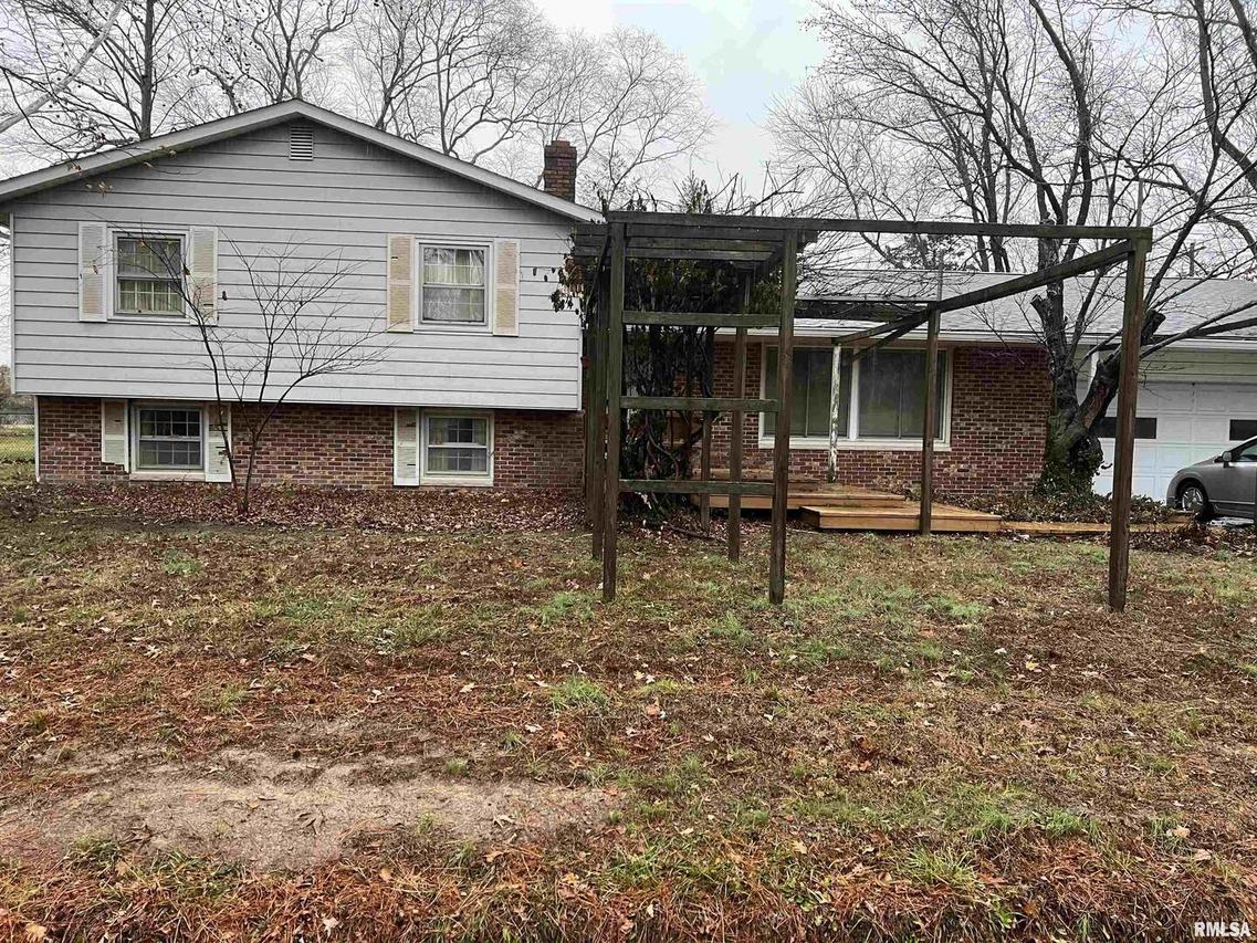 1524 E Gary Dr., Carbondale, IL 62901