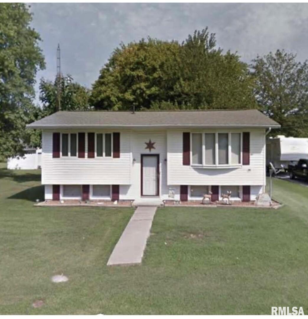 716 S Cockrum St., Sesser, IL 62884