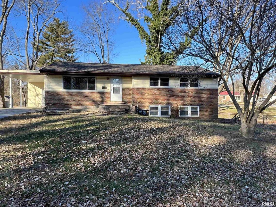 601 Strawberry Ln., Mt Vernon, IL 62864