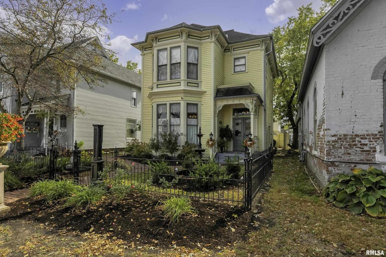 1517 Walnut St., Murphysboro, IL 62966