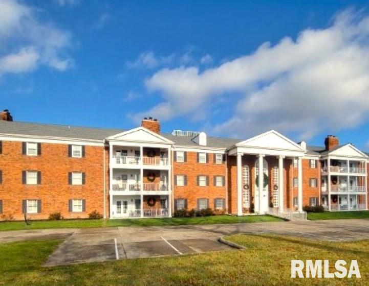 3500 Victoria Ave. #303, Mt Vernon, IL 62864