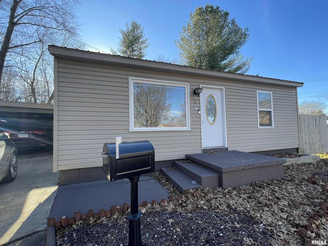 5 B Ln., Herrin, IL 62948