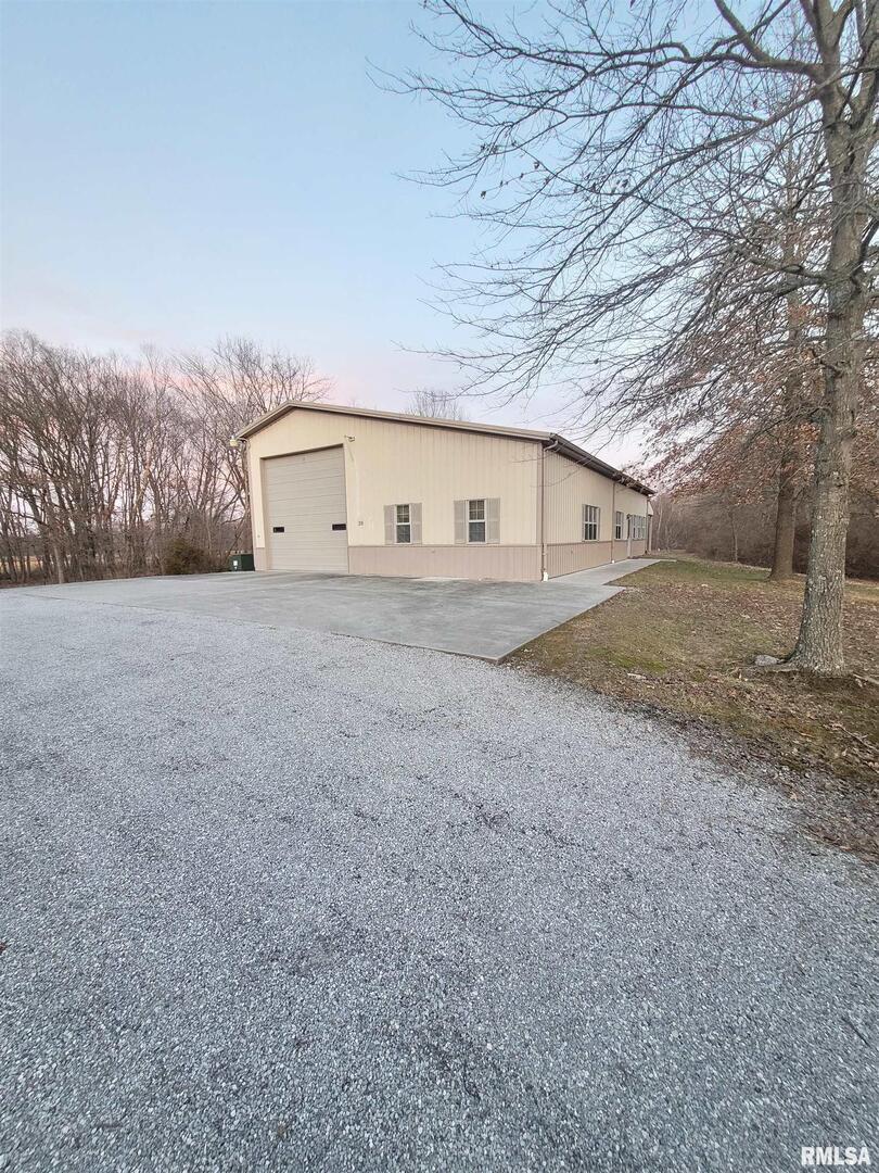 28 Heininger Rd., Murphysboro, IL 62966
