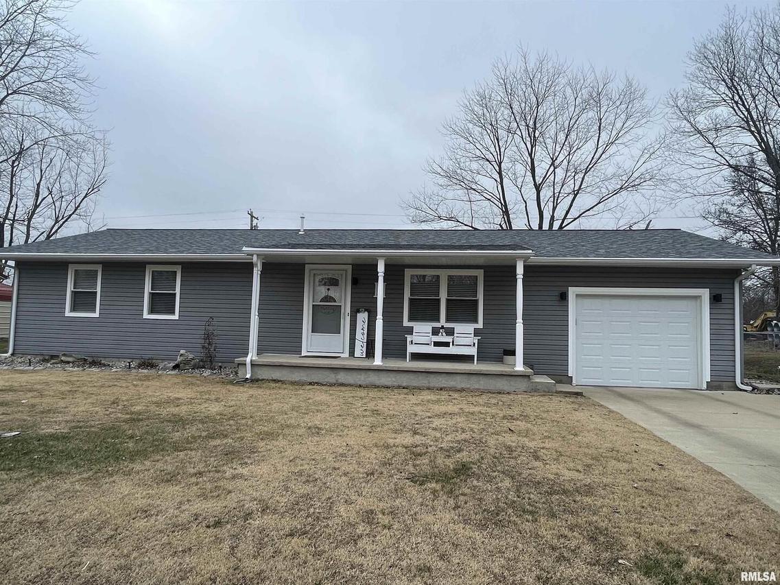 341 Woodland Dr., Salem, IL 62881