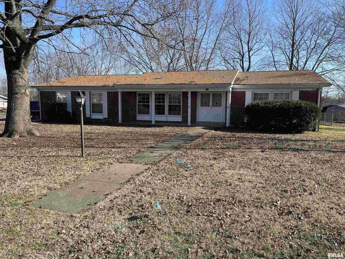 211 Westernaire Dr., Marion, IL 62959