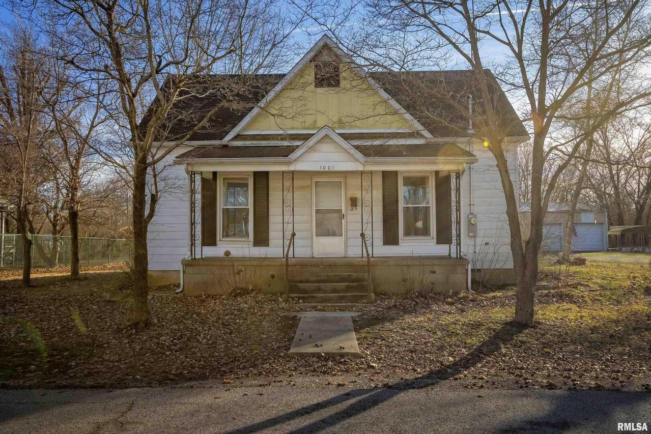 1001 E College St., Marion, IL
