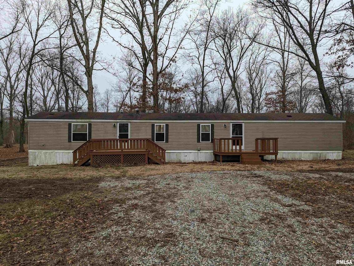 1695 S County Road 37 Hwy., Edgewood, IL 62426