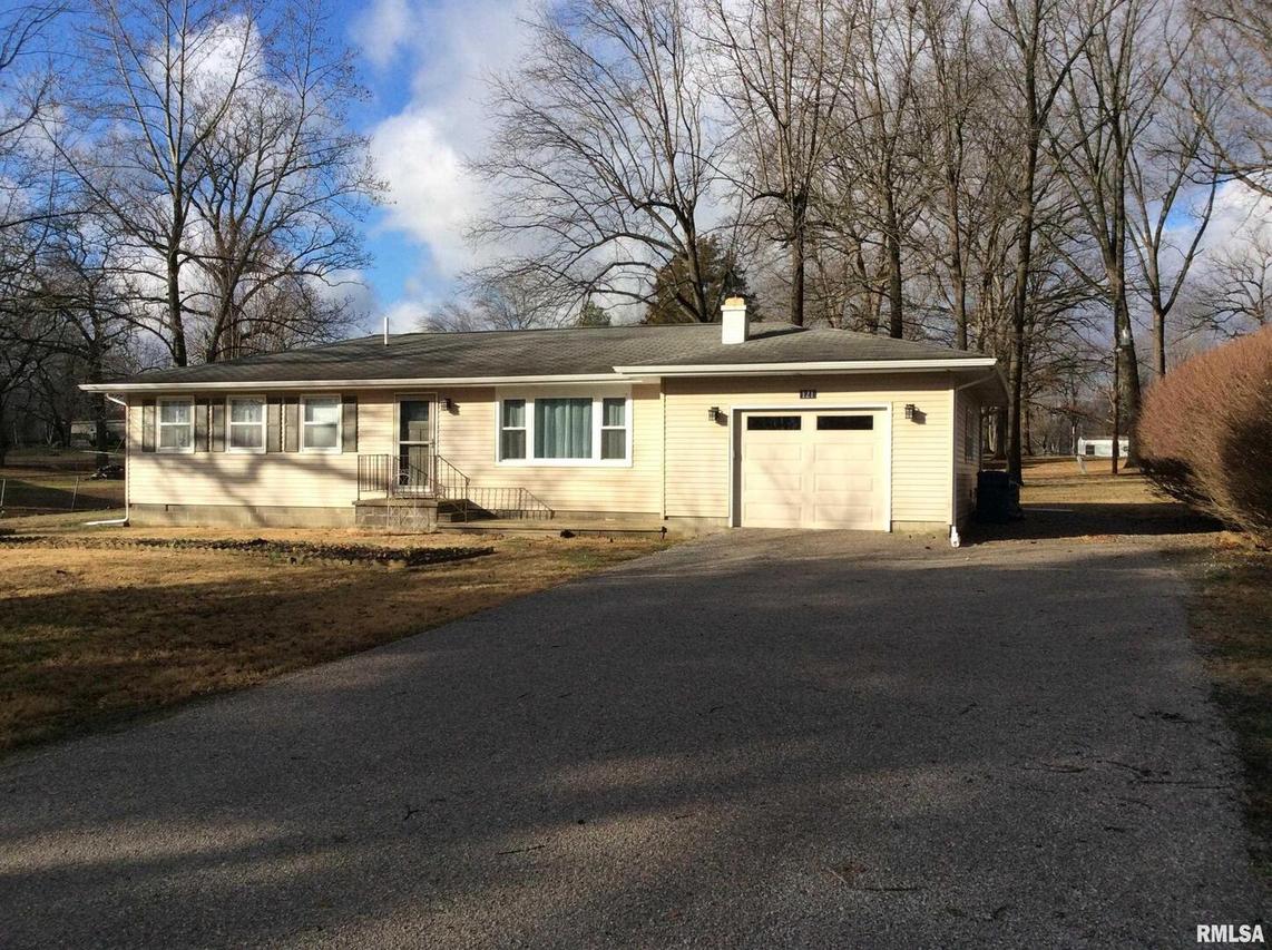 121 White Oak Park Ln., Bluford, IL 62814