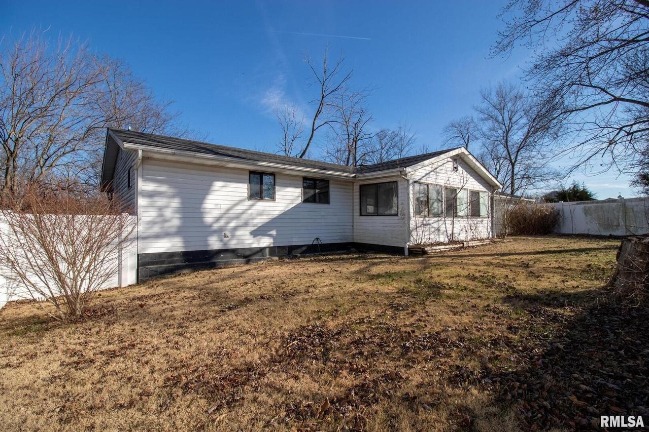 719 S Harrington St., Orient, IL 62874