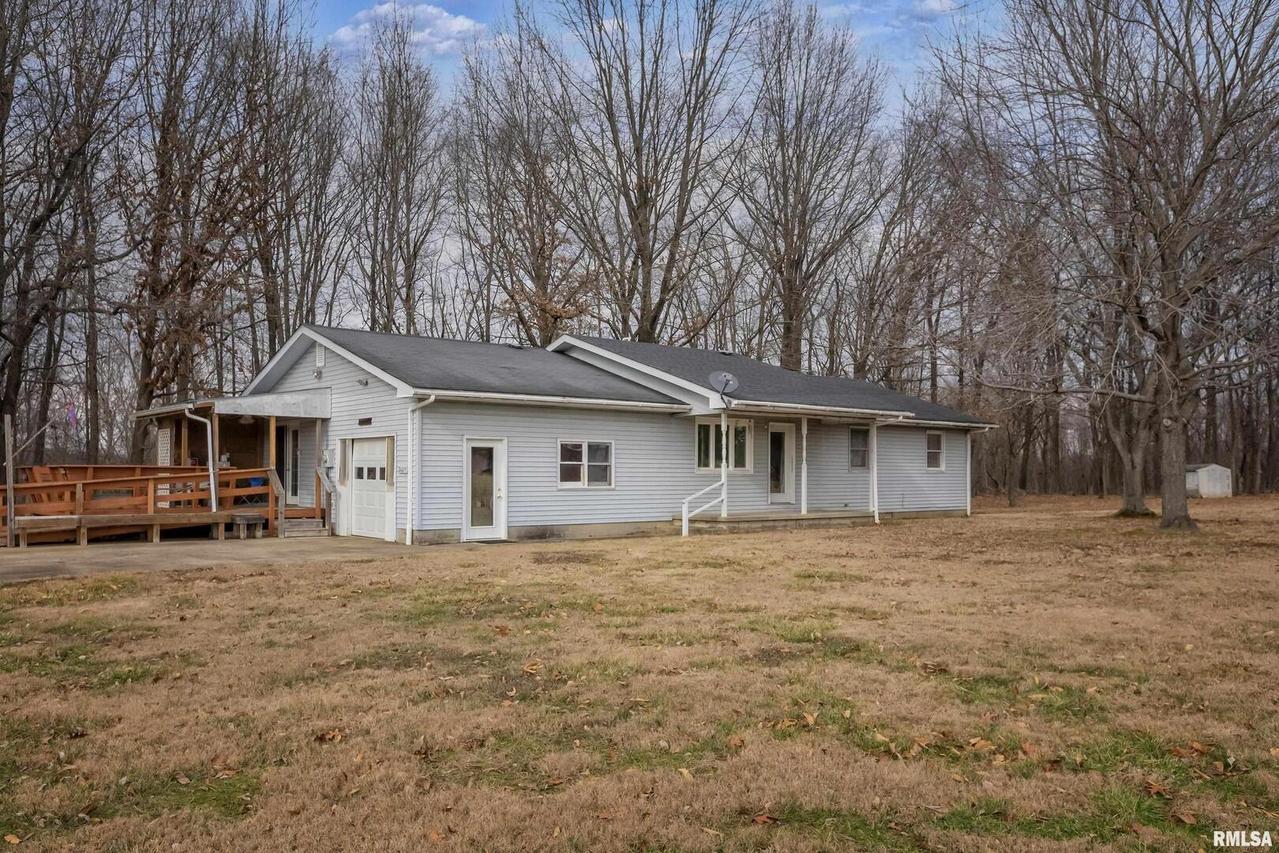 21075 Gunter Ln., Thompsonville, IL 62890