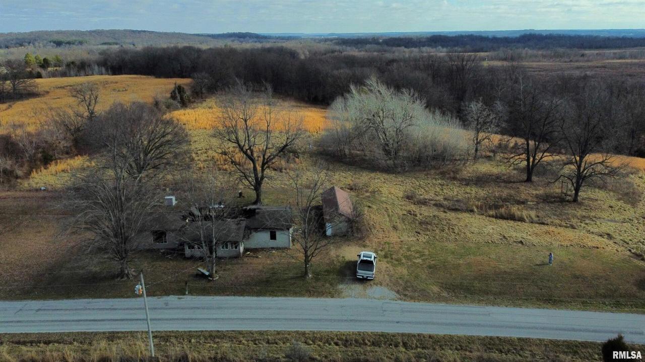 6766 Walnut Ridge Rd., Grantsburg, IL 62943