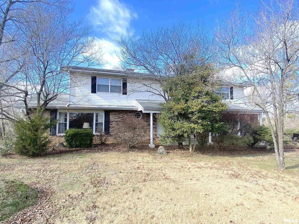 39 Butternut Hill Dr., Carbondale, IL 62903