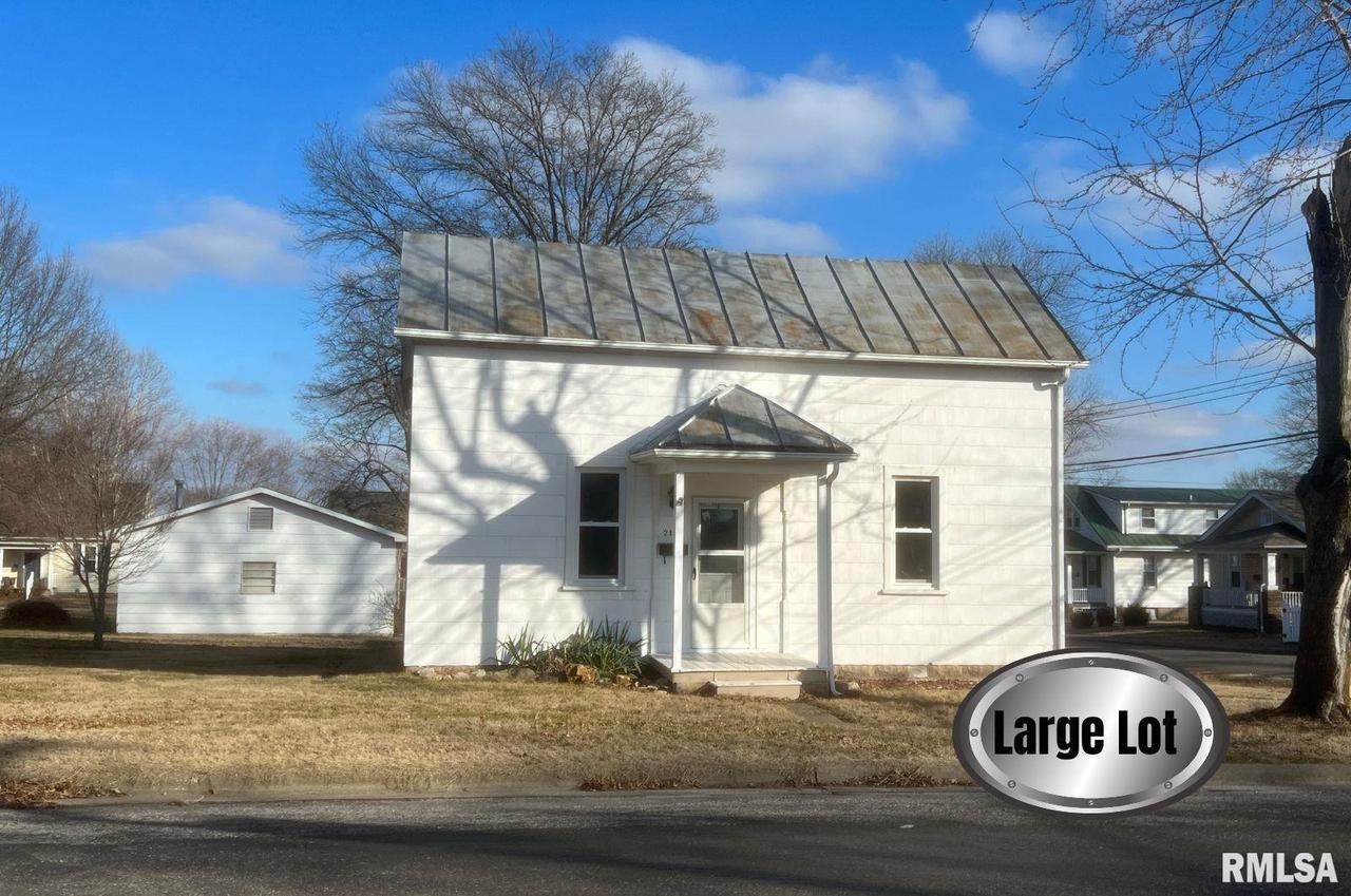 218 Vine St., Red Bud, IL 62278
