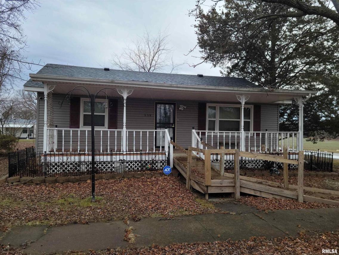 223 N George St., Hurst, IL 62924