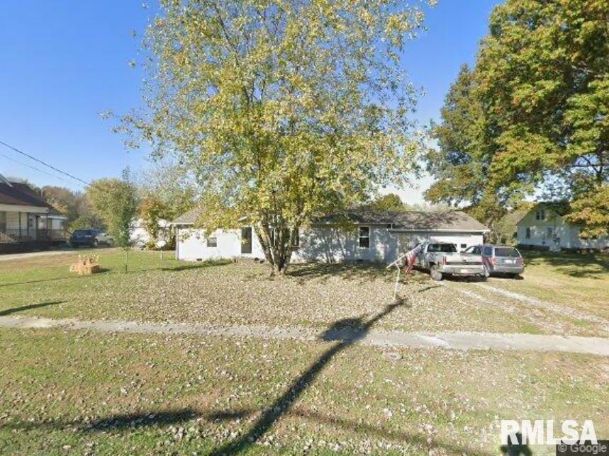 500 W 4th St., Kinmundy, IL 62854
