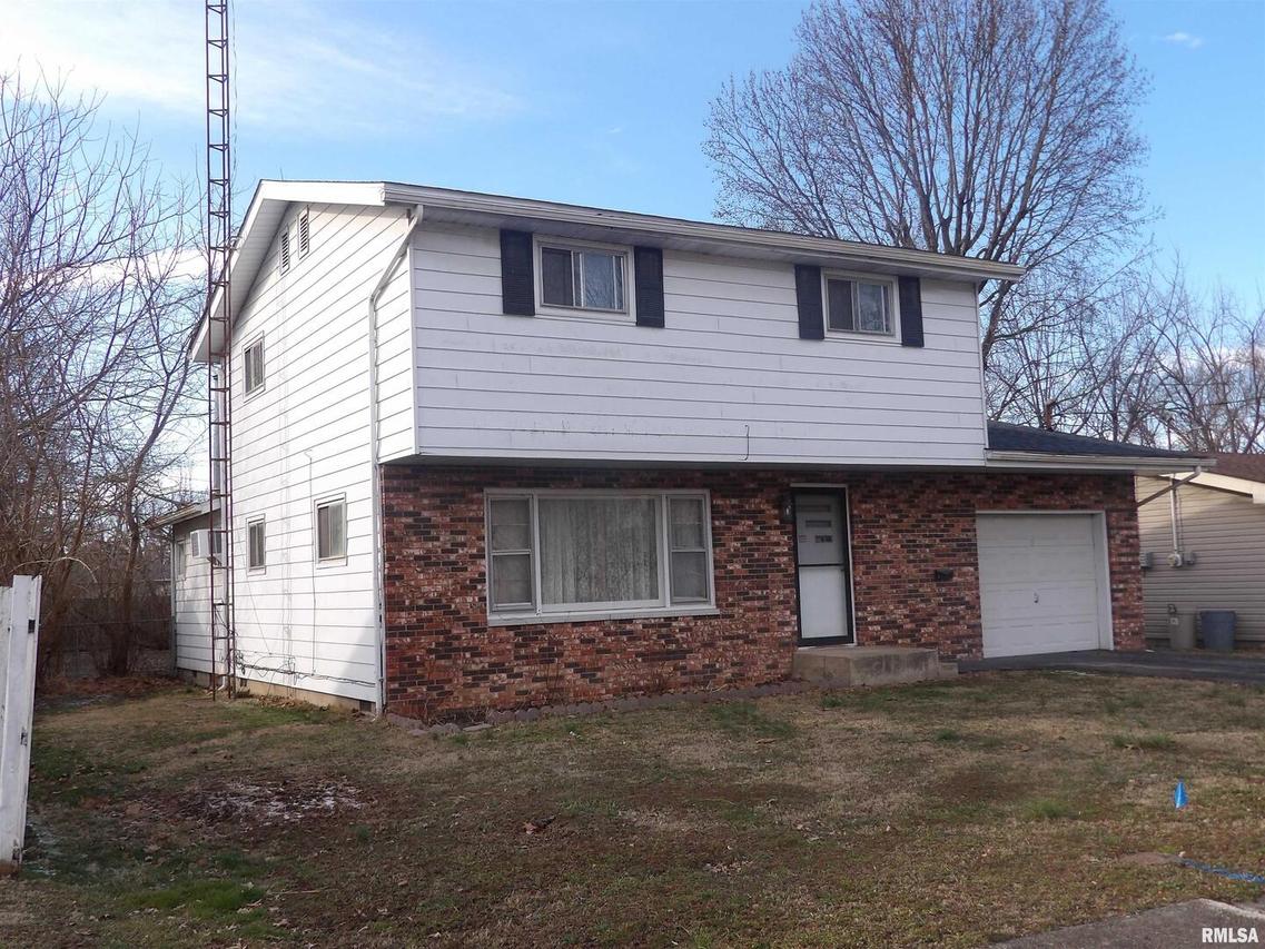 503 N Van Buren St., West Frankfort, IL 62812