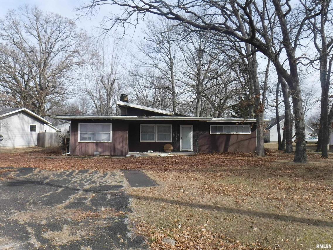 1300 N Rotan Ave., Salem, IL 62881