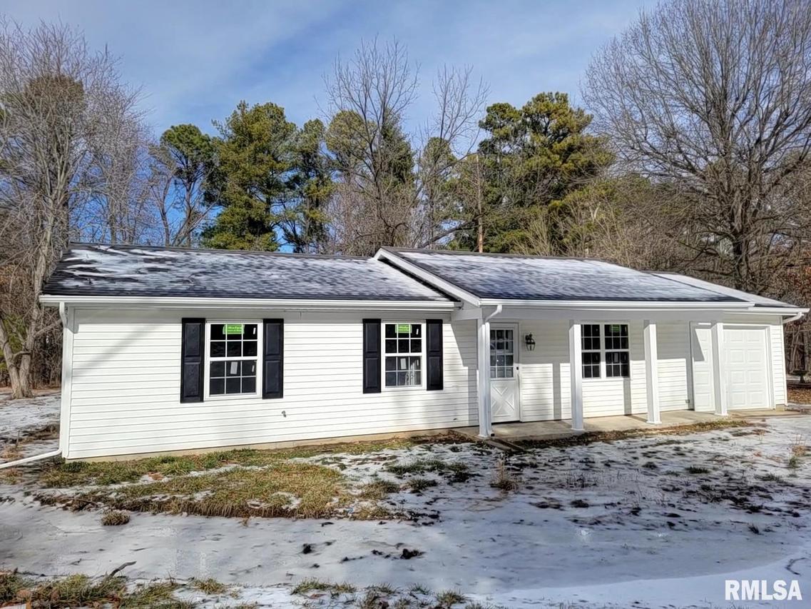 4244 Sycamore Rd., Carterville, IL 62918