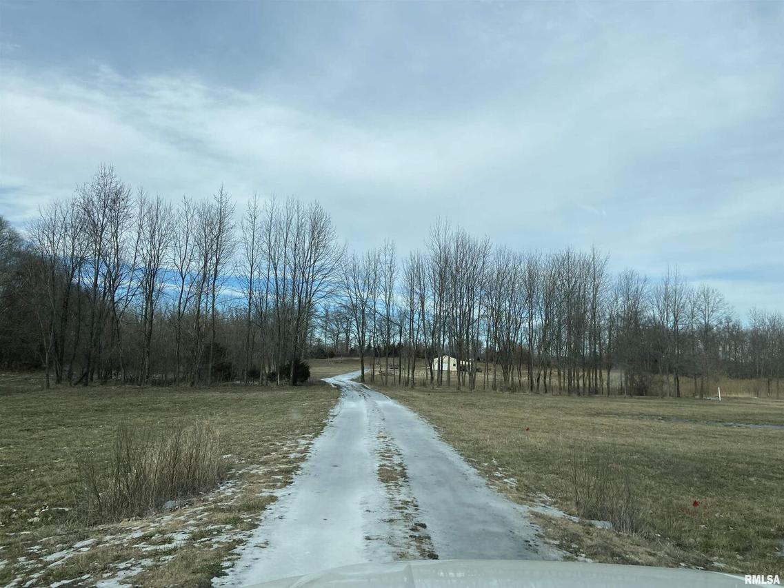 5570 Sycamore Rd., Carterville, IL 62918