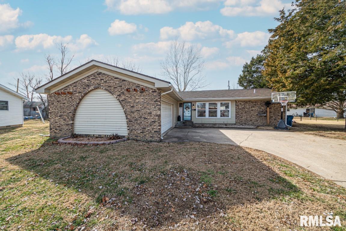 11 Circle Dr., Mt Vernon, IL 62864