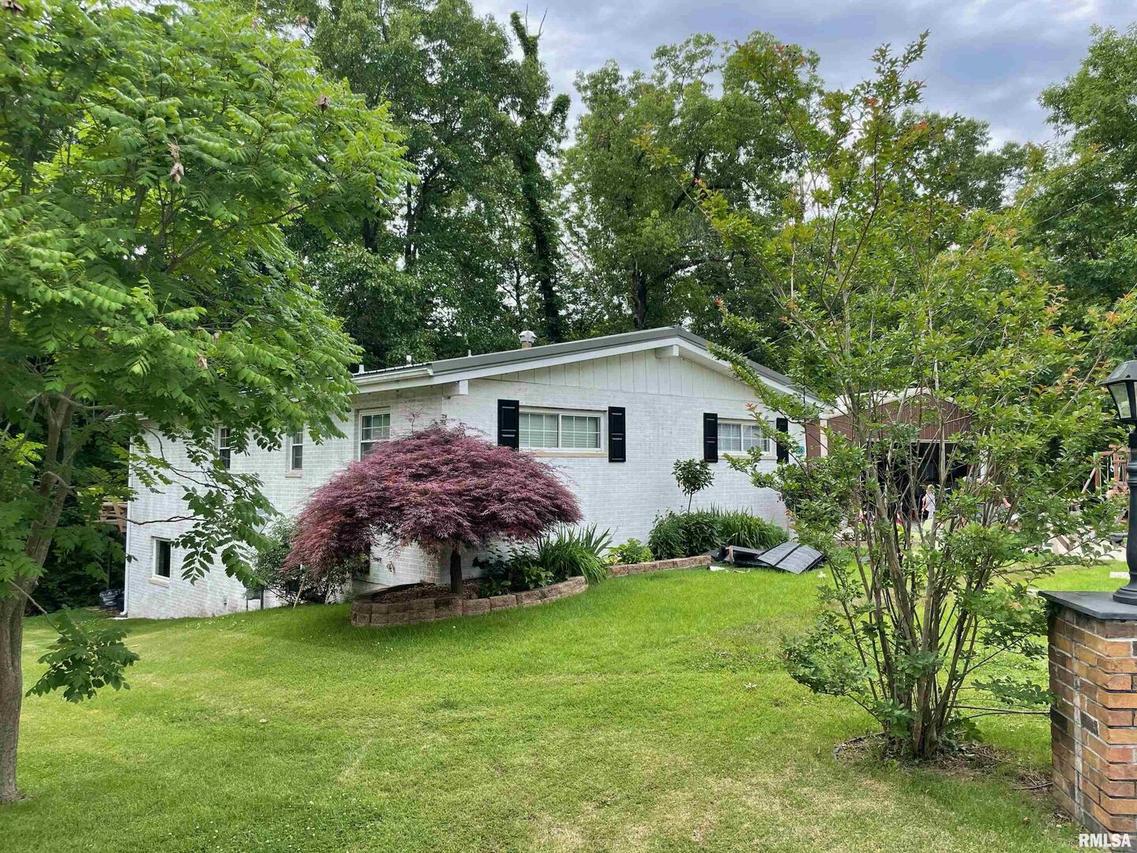 16 Skyline Dr., Chester, IL 62233