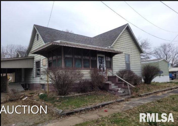 407 NW 6th St., Fairfield, IL 62837