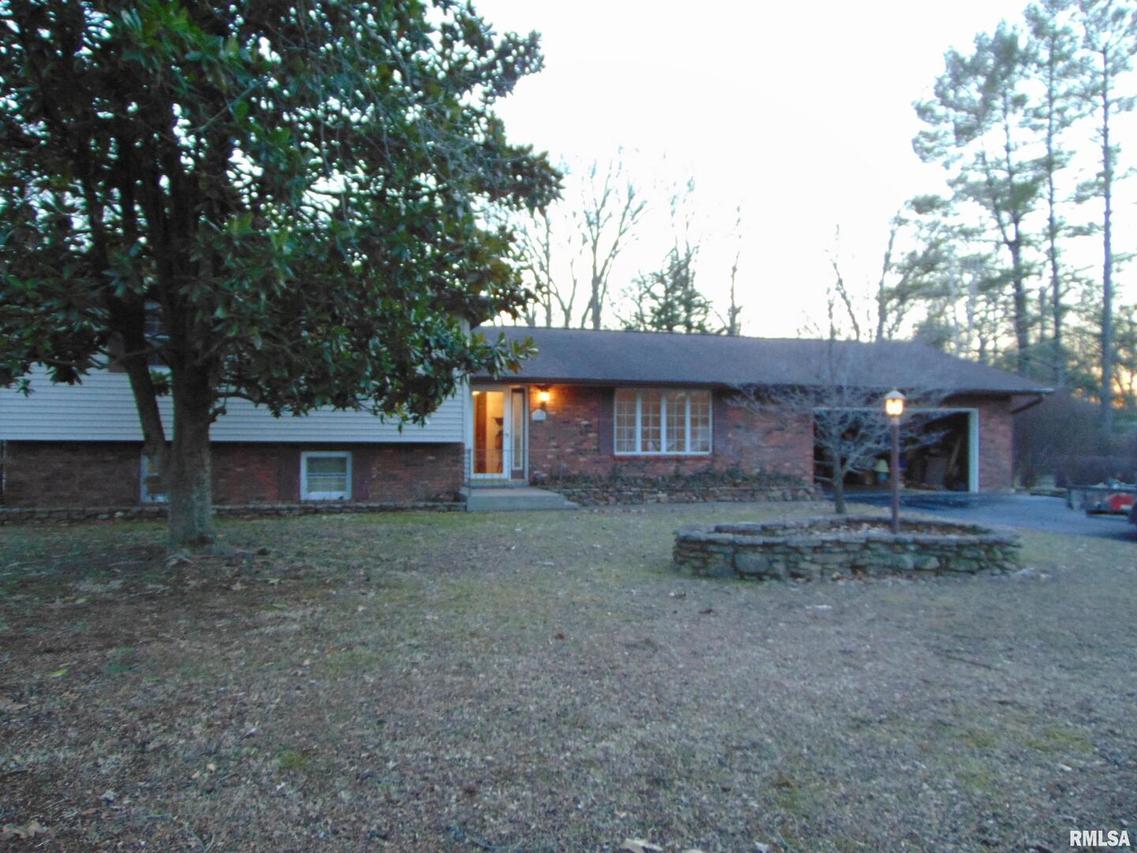 102 Shari Ln., Murphysboro, IL 62966