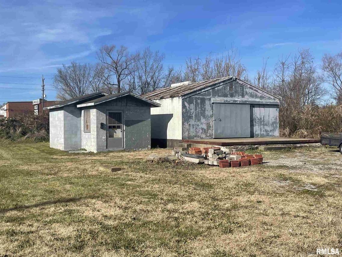 614 N Washington St., Carbondale, IL 62901