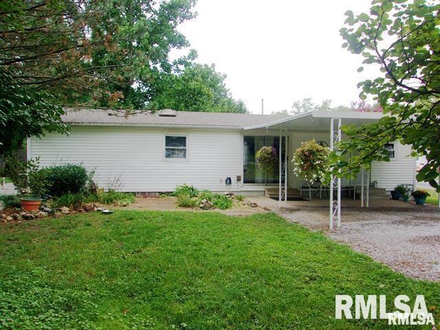 1210 E Anna St., Benton, IL 62812