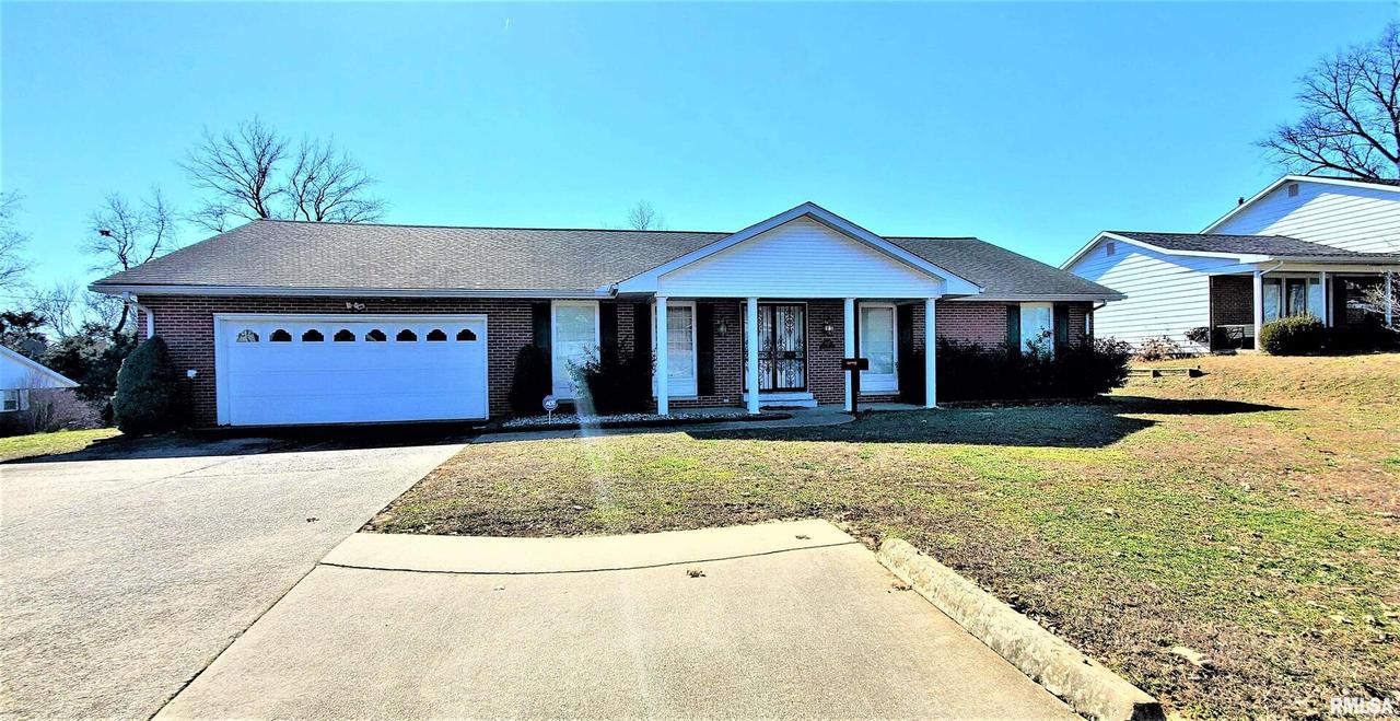 1817 State St., Eldorado, IL 62930