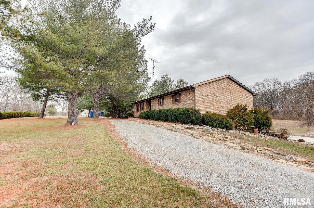 15397 E Lynchberg Rd., Mt Vernon, IL 62864