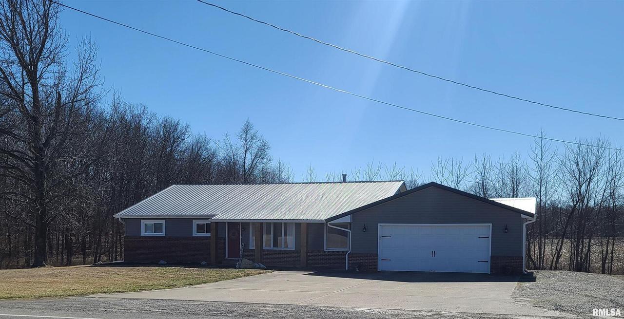 1325 E Illinois Highway 15 Hwy., Ashley, IL 62808