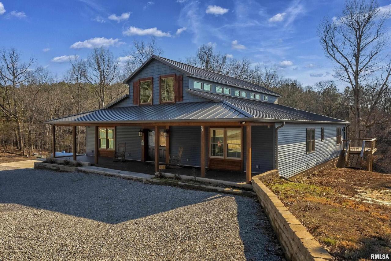 250 Cherry Point, Goreville, IL 62939