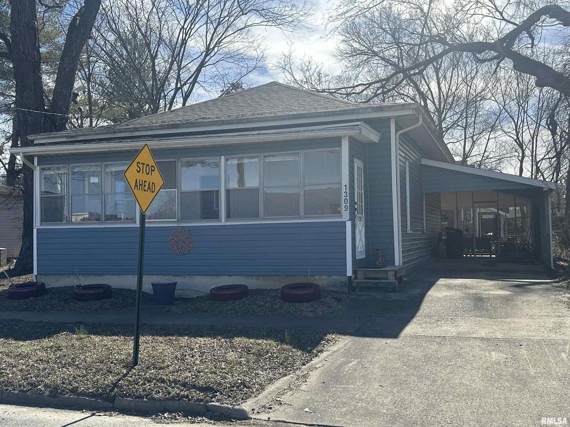 1309 South St., Murphysboro, IL 62966