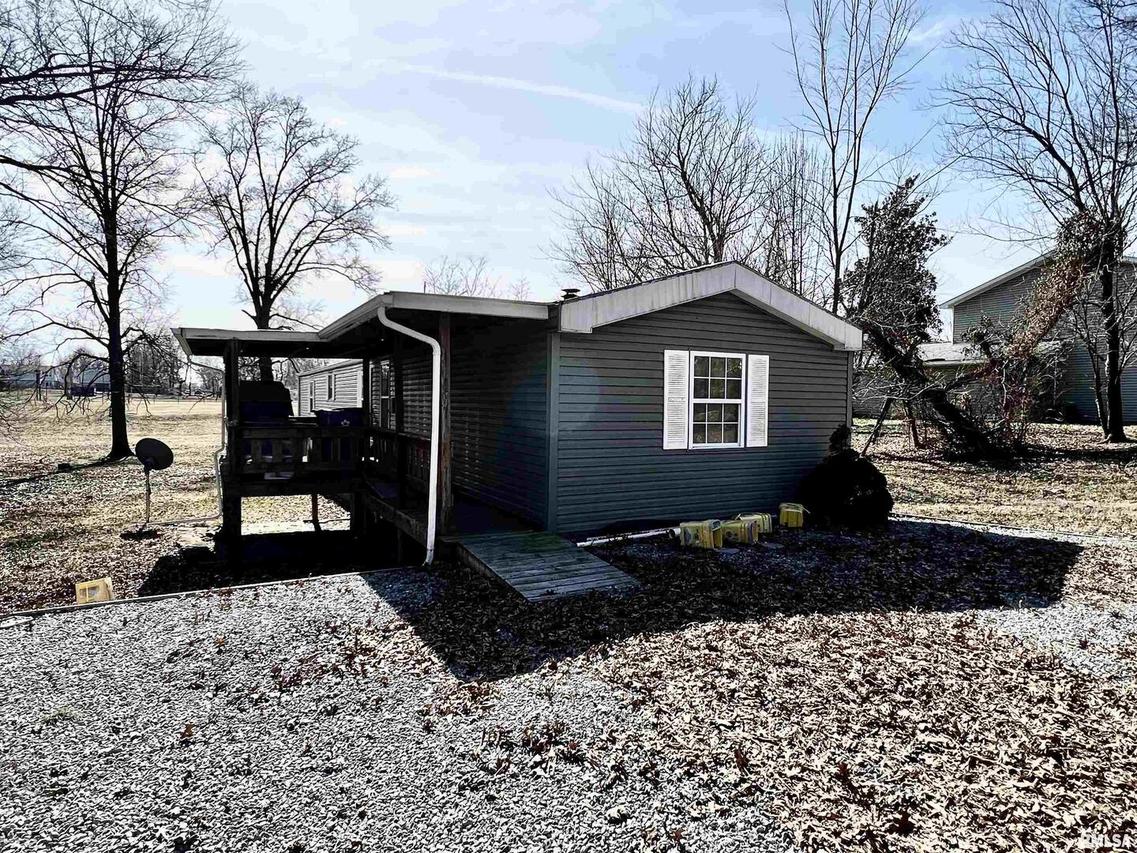 411 Barr St., Carterville, IL 62918