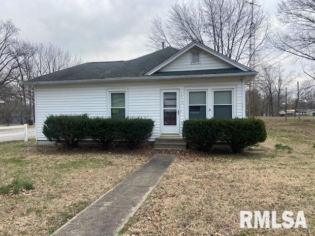 1010 Center St., Benton, IL 62812