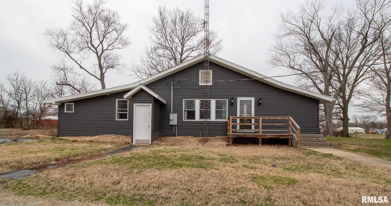 14426 Number 9 Blacktop, West Frankfort, IL 62896