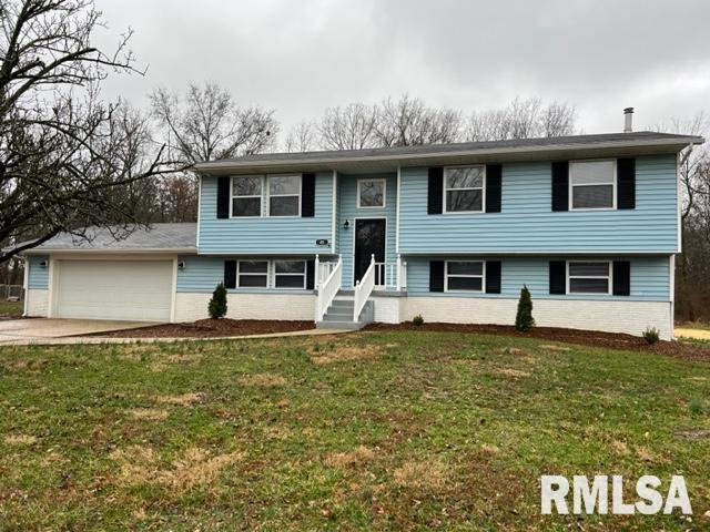 45 Lakewood Dr., Centralia, IL 62801