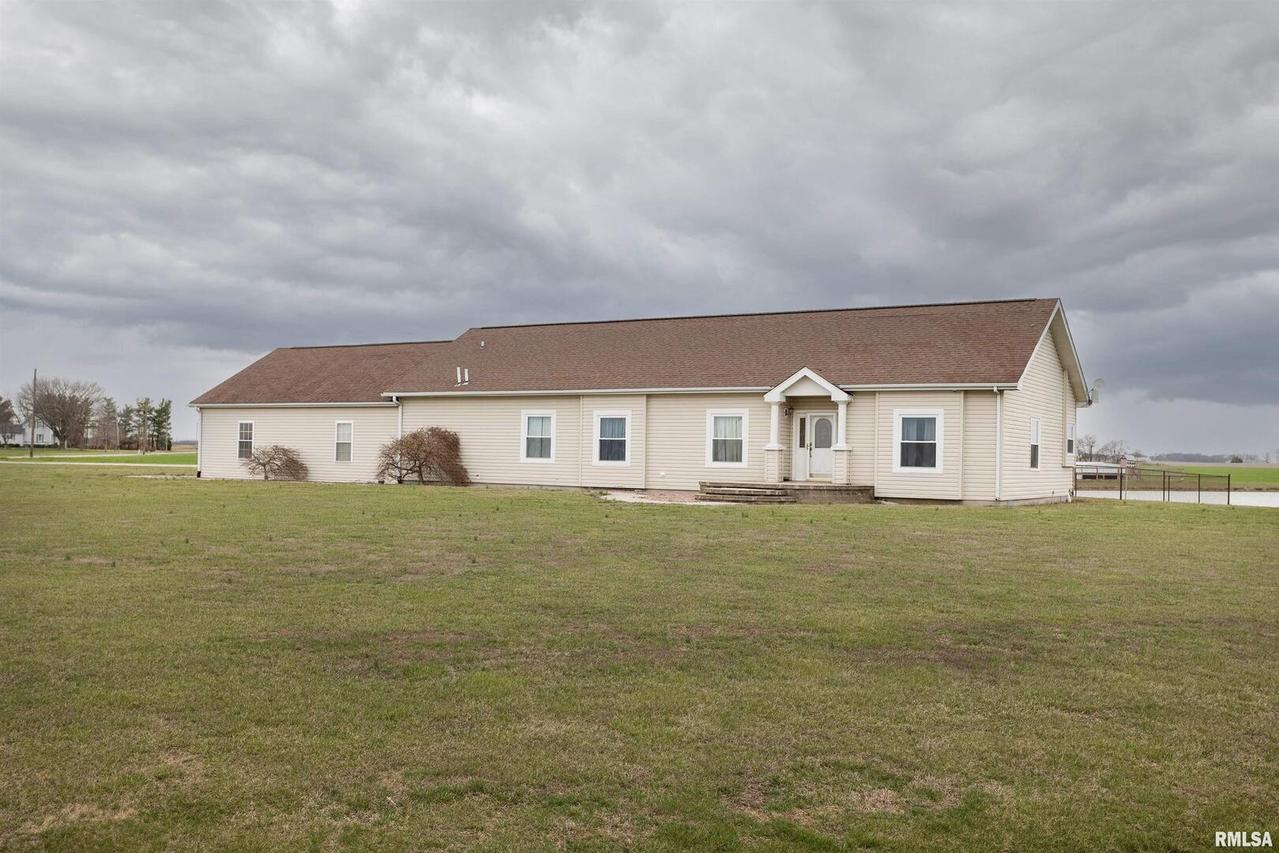 16287 Harrison Rd., Nashville, IL 62263